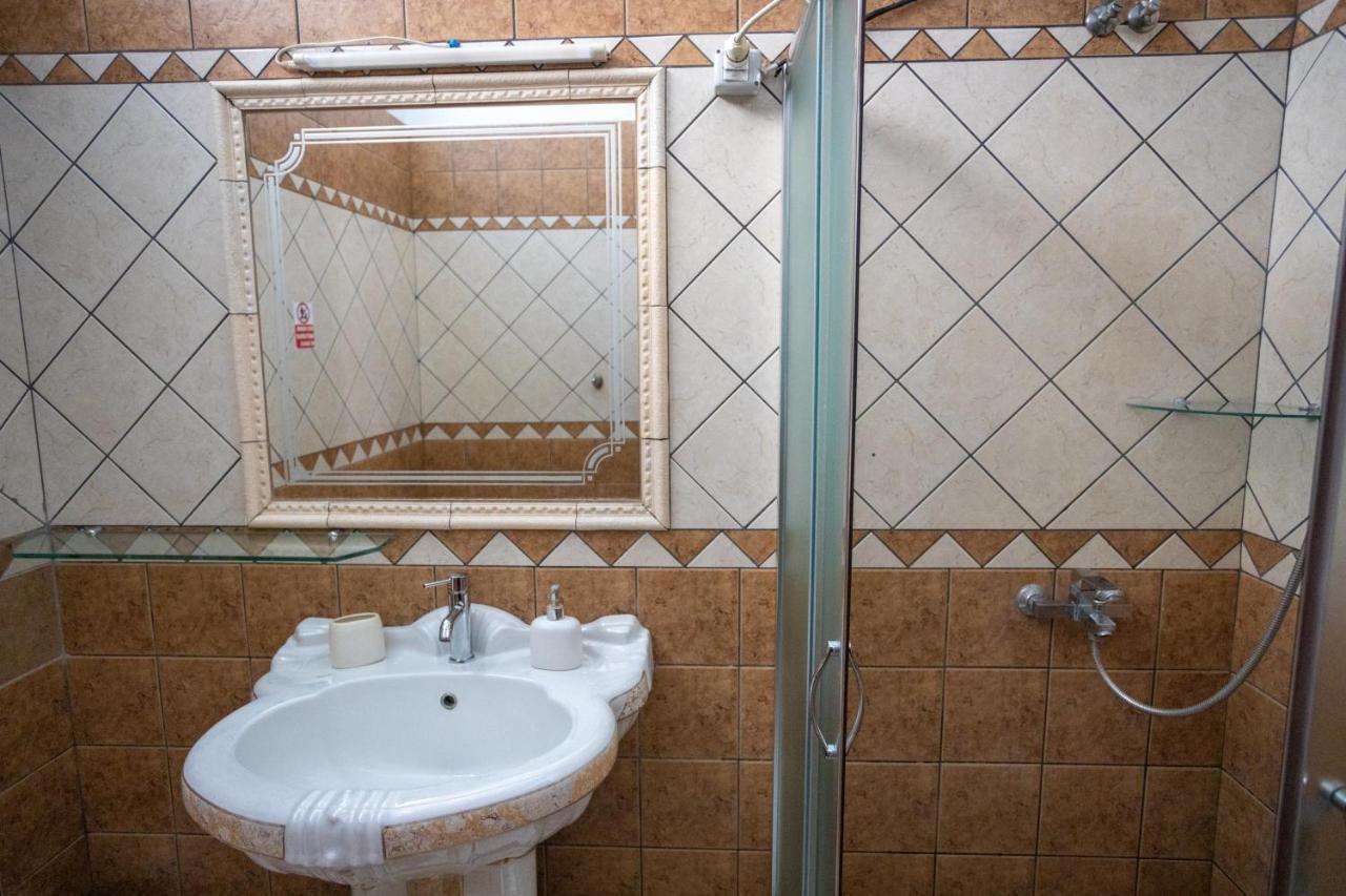 Vila Aulona Vlore Luaran gambar